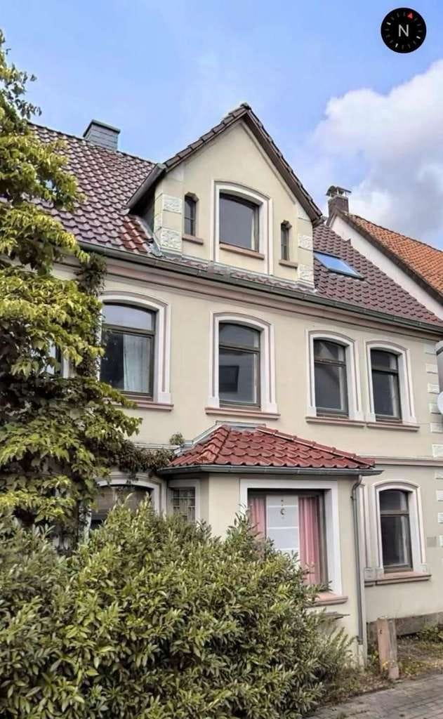 Immobilie in Schieder-Schwalenberg - Charmantes Zweifamilienhaus mit grüner Oase ( leichter Umbau zu Ein/Dreifamilienhaus möglich ) - Bild 0