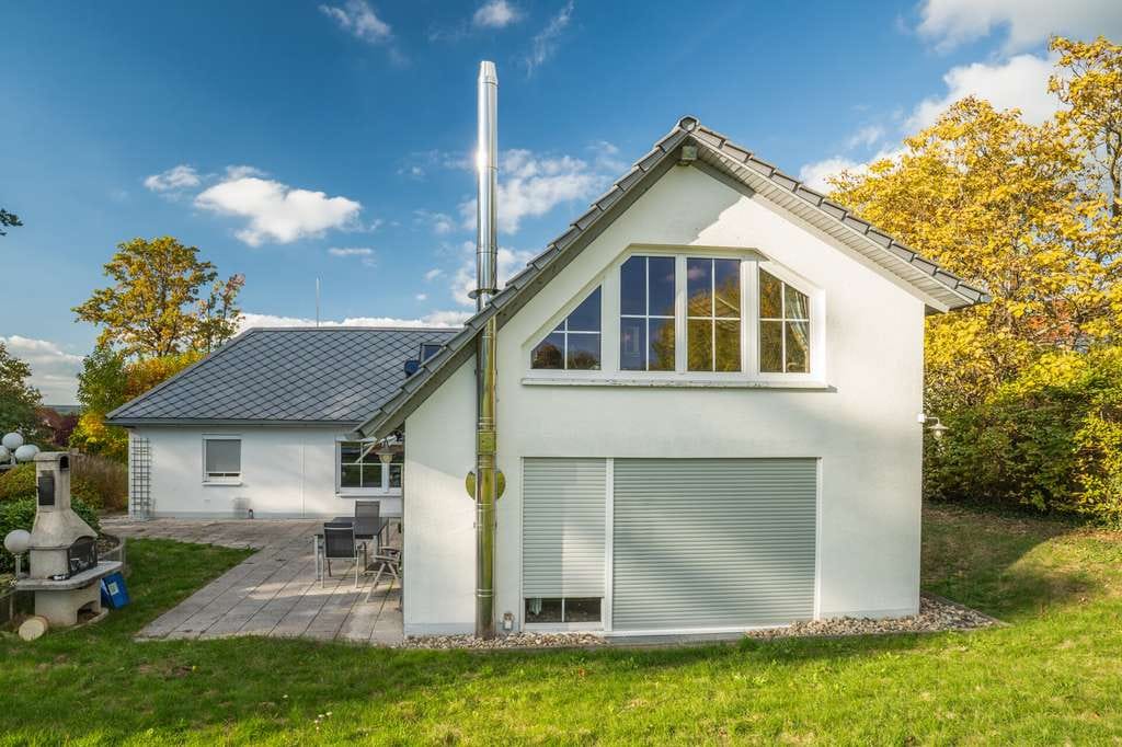 Immobilie in Langensendelbach - Charmante Villa mit Schloßblick - Exklusives Wohnen in bester Lage von Bräuningshof - Bild 2