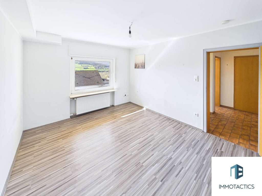 Immobilie in Bad Sobernheim - Einfamilienhaus mit südlicher Ausrichtung, eindrucksvoller Aussicht ,großzügigen Terrassen & Garage - Bild 1