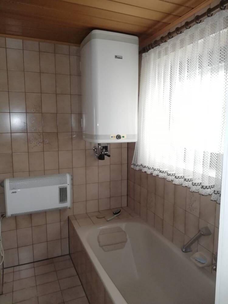 Immobilie in Rügland - Einfamilienhaus mit viel Ausbaupotential - Bild 2