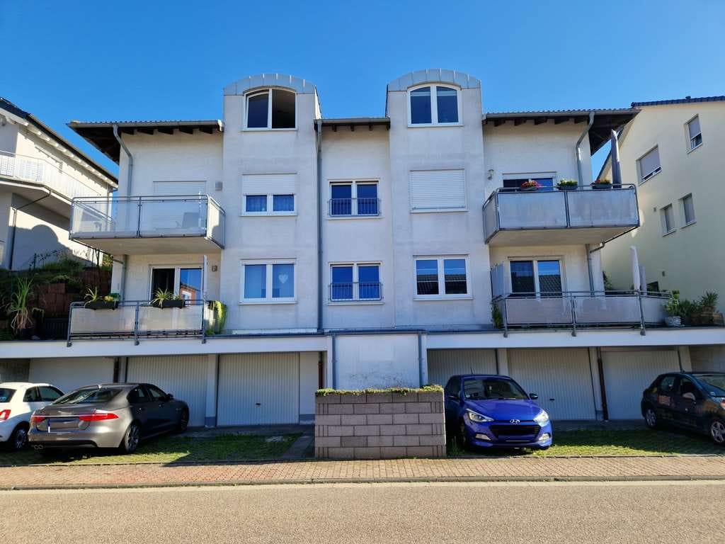 Immobilie in Rauenberg - PROVISIONSFREI! 3-Zimmer-Dachgeschoss-Wohnung mit Balkon und Garage in Rauenberg-Malschenberg - Bild 1