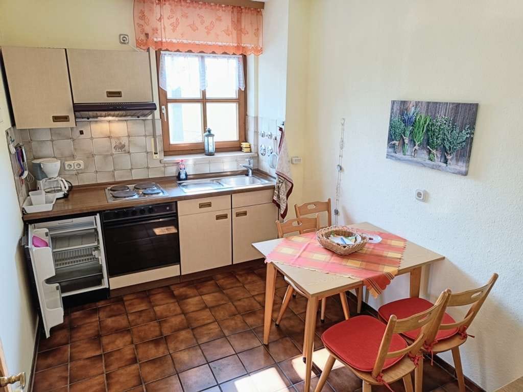 Immobilie in Kirchham - Schöne 2-Zimmer-Wohnung mit 2 Balkonen und Tiefgaragenstellplatz in Kirchham zu verkaufen - Bild 3