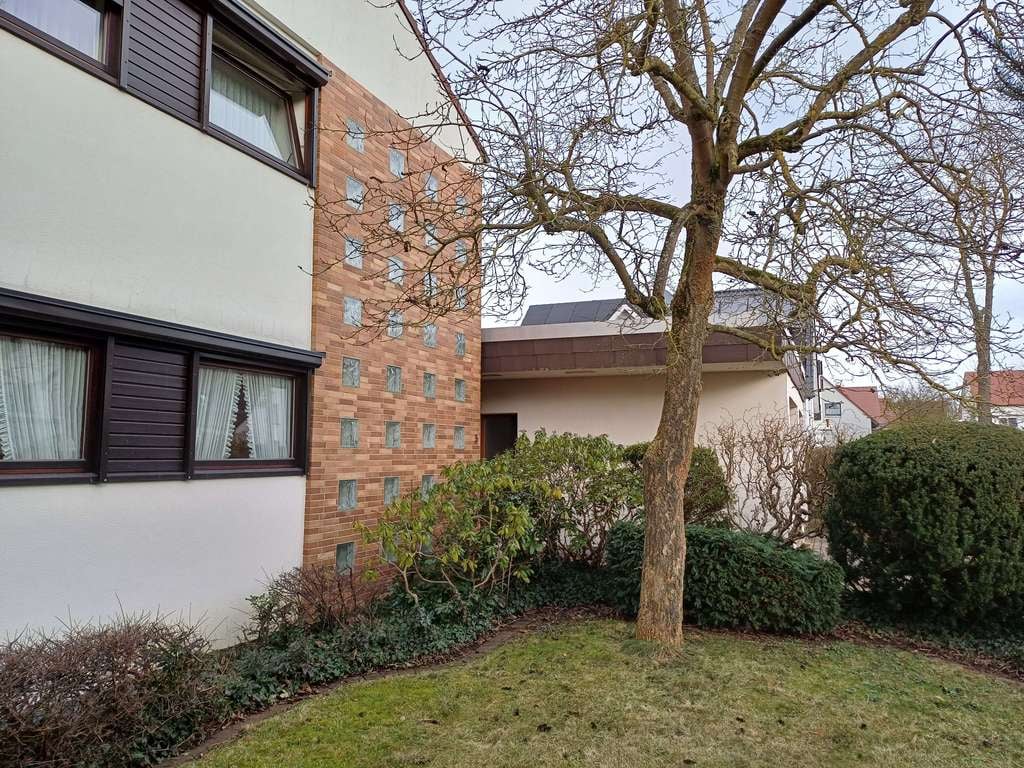 Immobilie in Warburg - Einfamilienhaus mit Bürotrakt in bevorzugter Lage von Warburg – Wohnen & Arbeiten vereint - Bild 2