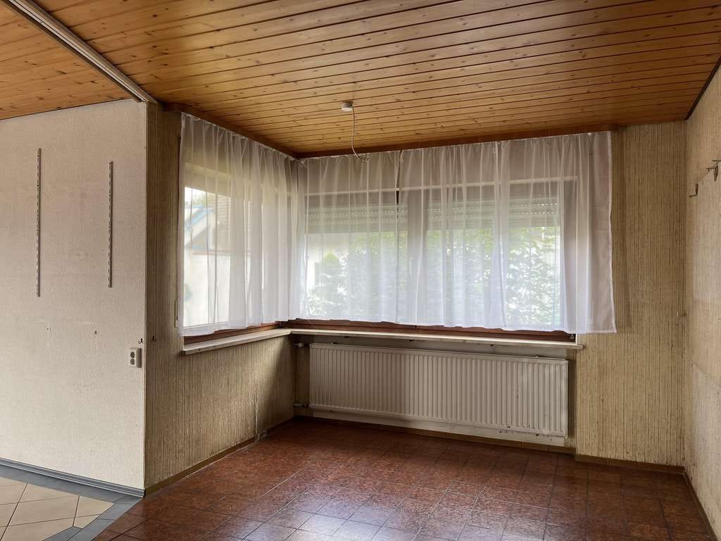 Immobilie in Adelmannsfelden - Einfamilienhaus mit Einliegerwohnung in ruhiger Wohnlage von Adelmannsfelden - Bild 3
