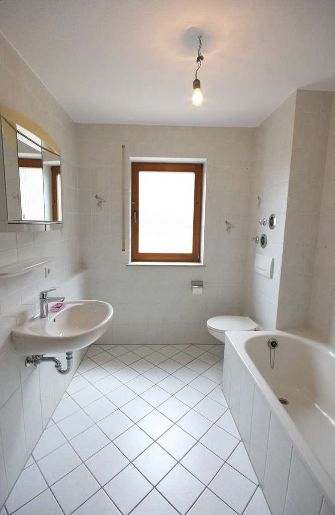 Immobilie in Schömberg - ** Geräumige 2-Zimmer-Wohnung mit Balkon ** - Bild 4