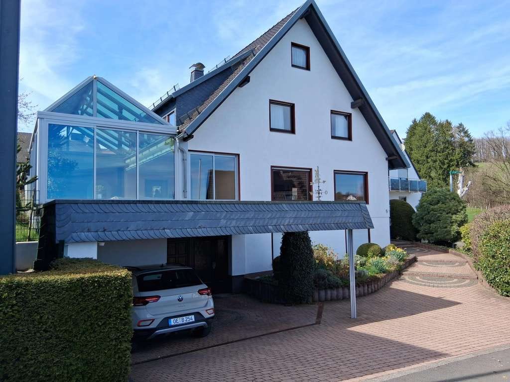 Immobilie in Attendorn - Einfamilienhaus mit 8 Zimmern und ca. 220 m² Wohnfläche in Attendorn - Bild 0