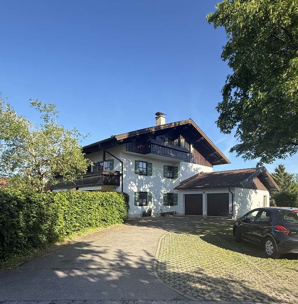 Immobilie in Chieming - Chiemseenah wohnen: Ruhige 2-Zimmer DG-Wohnung in Chieming - Bild 0