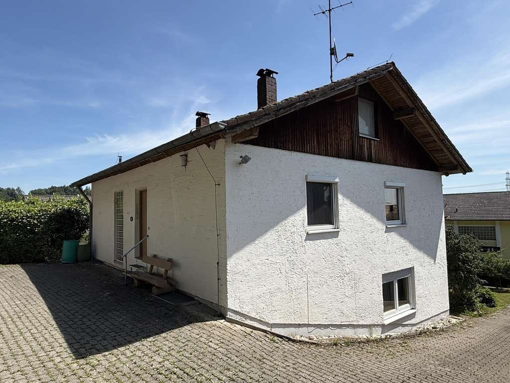 Immobilie in Simbach - Einfamilienhaus mit Nebengebäude, großem Garten und viel Potenzial in sonniger Randlage von Simbach - Bild 3