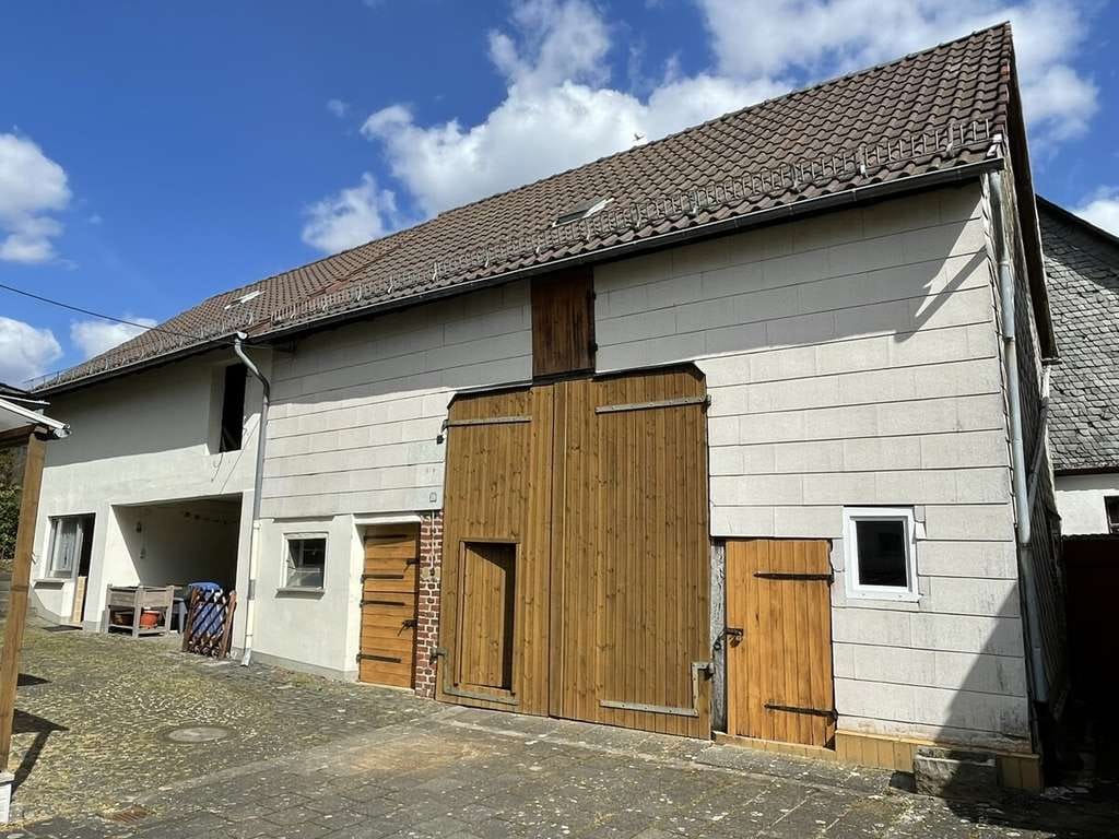 Immobilie in Hohenahr - 35644 Hohenahr-Mudersbach

Wohnhaus mit Nebengebäuden auf einem großartigem Grundstück - Bild 3