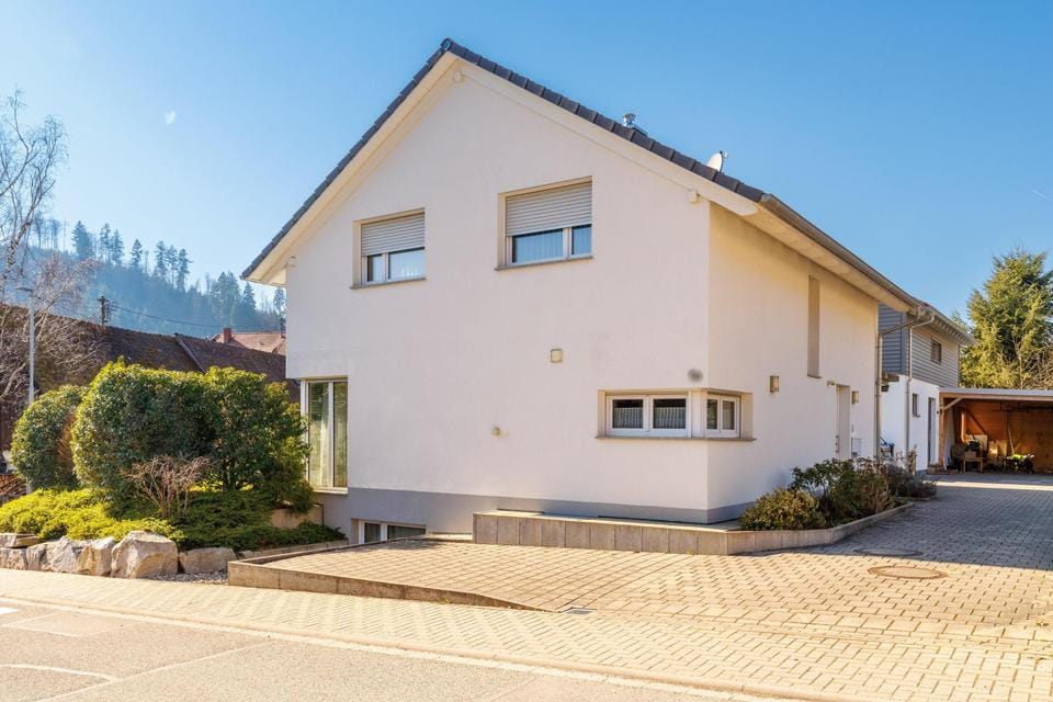 Immobilie in Sulzburg - Exklusive Gelegenheit: Modernes Einfamilienhaus in Sulzburg! - Bild 0