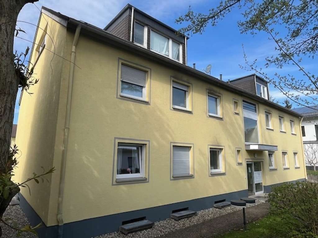 Immobilie in Schwalbach - 3-ZIMMERWOHNUNG MIT STELLPLATZ IN RUHIGER LAGE - Bild 0