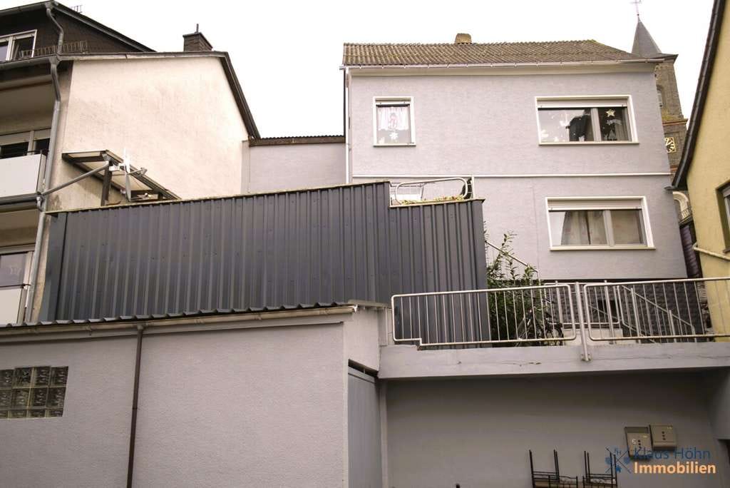 Immobilie in Waldbrunn - ANGEBOTSVERFAHREN - Attraktives Sanierungsprojekt: 
Zweifamilienhaus als ideale Kapitalanlage - Bild 0
