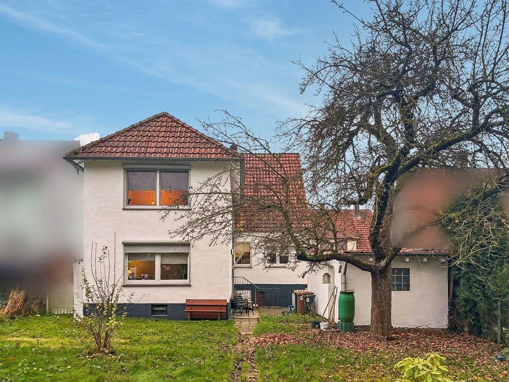 Immobilie in Immenhausen - Zweifamilienhaus mit Garage in Immenhausen - Bild 1