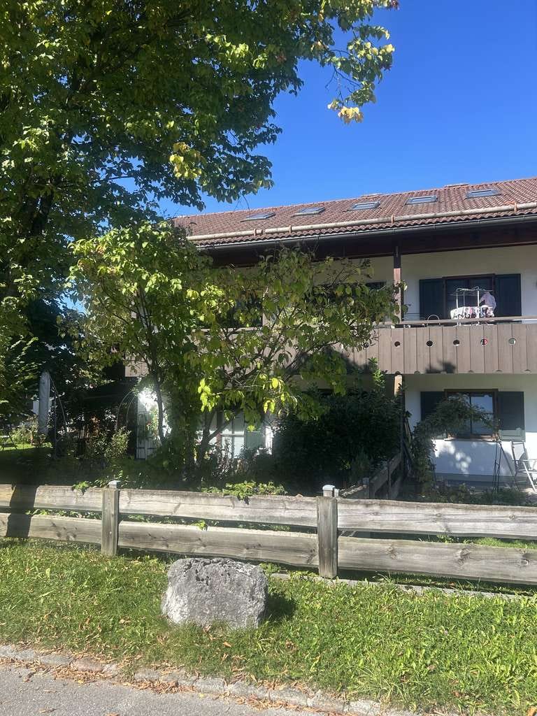 Immobilie in Ohlstadt - 3-Zimmer EG-Wohnung mit großen Garten und Hobbyraum - Bild 1
