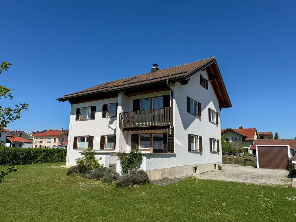 Immobilie in Peißenberg - Sonniges Dreifamilienhaus auf großem Grundstück, derzeit nicht vermietet! - Bild 0