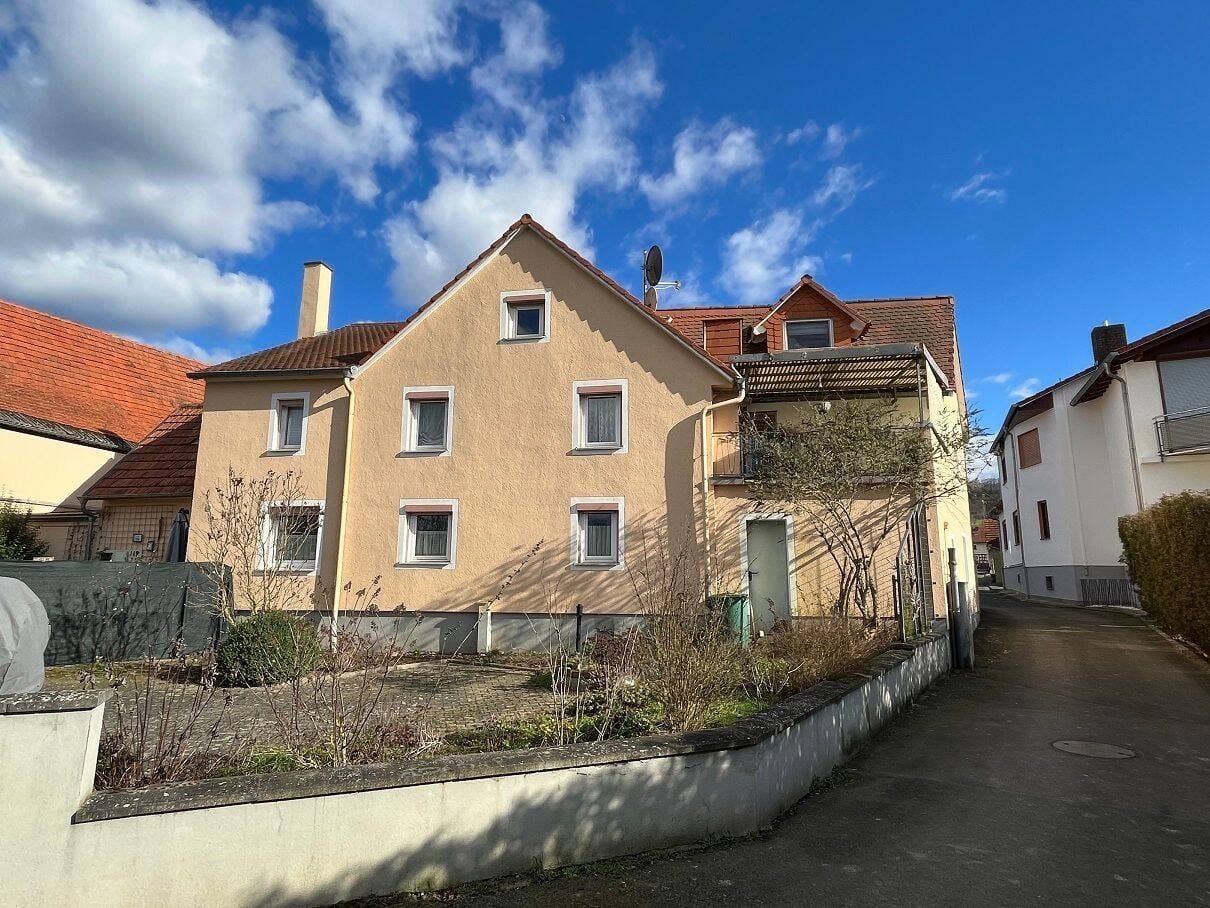 Immobilie in Glauburg - Fachwerkhaus mit zwei Wohneinheiten in Glauburg - Bild 1