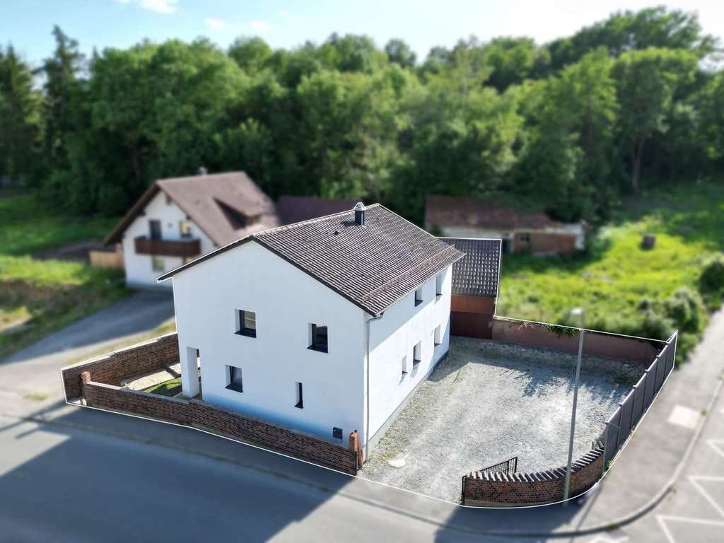 Immobilie in Mallersdorf-Pfaffenberg - Kernsaniertes Haus mit Fußbodenheizung, Einbauküche & sofortigem Wohnkomfort! - Bild 2