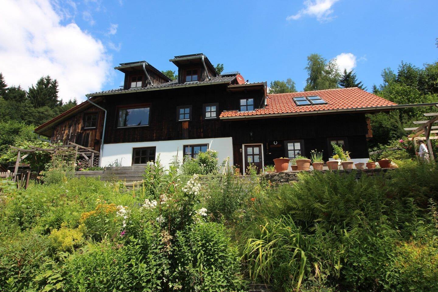 Immobilie in Schöllnach - Zwei tolle Landhäuser mit traumhafter Aussicht über die Donauebene! Anwesen mit ca. 2 ha Grund nähe Grattersdorf - Bild 4