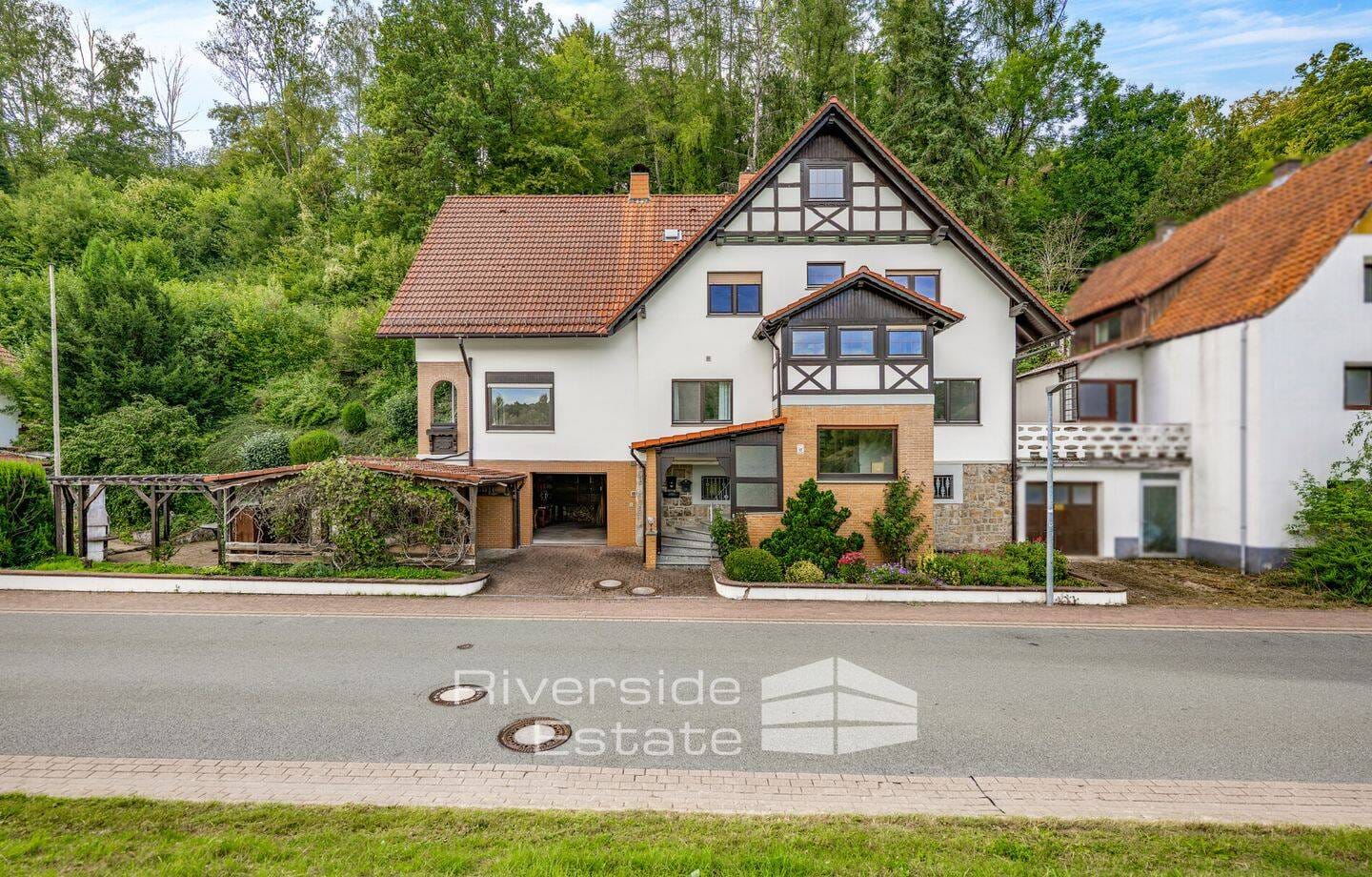 Immobilie in Lügde - Lügde | Großzügiges Einfamilienhaus mit Ausbaupotential und Terrasse - Bild 2