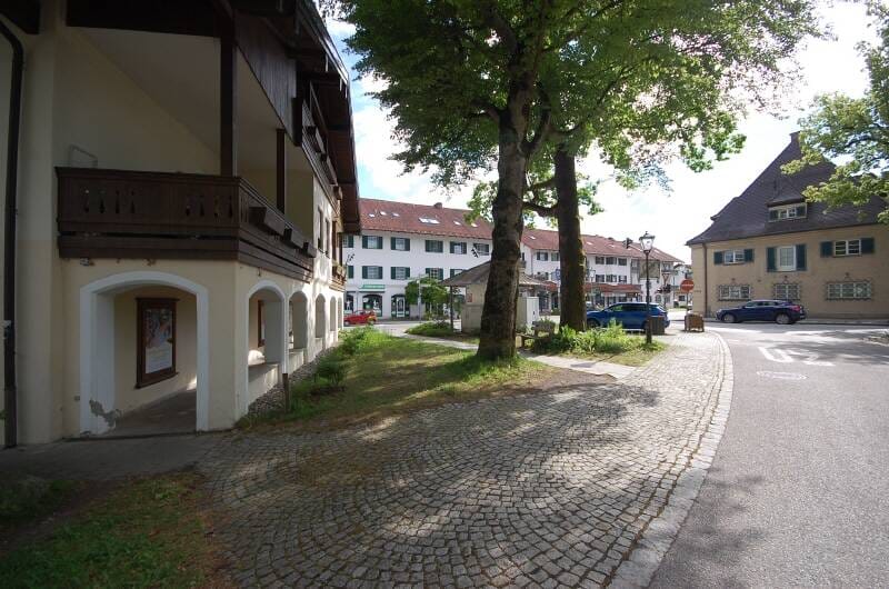 Immobilie in Feldkirchen-Westerham - Charmante, lichtdurchflutete 3-Zimmer-Wohnung im Herzen von Feldkirchen-Westerham - Bild 0