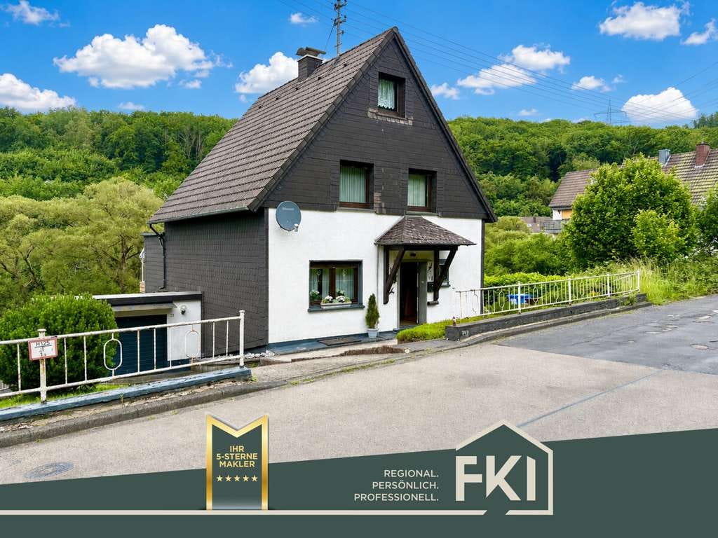 Immobilie in Kirchen (Sieg) - **Gepflegtes Einfamilienhaus mit Weitblick in schöner Lage von Kirchen / Herkersdorf** - Bild 0