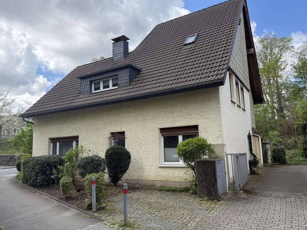 Immobilie in Witten - Schlafendes Einfamilienhaus-Raumwunder mit Wachküss-Potential - Bild 1