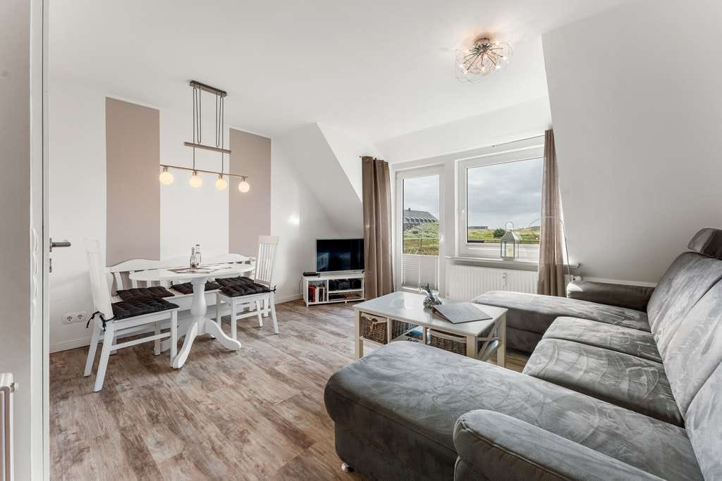 Immobilie in Hörnum (Sylt) - Stilvoller Rückzugsort mit Fernblick
Maisonette-Appartement(FW) in Hörnum - Bild 0