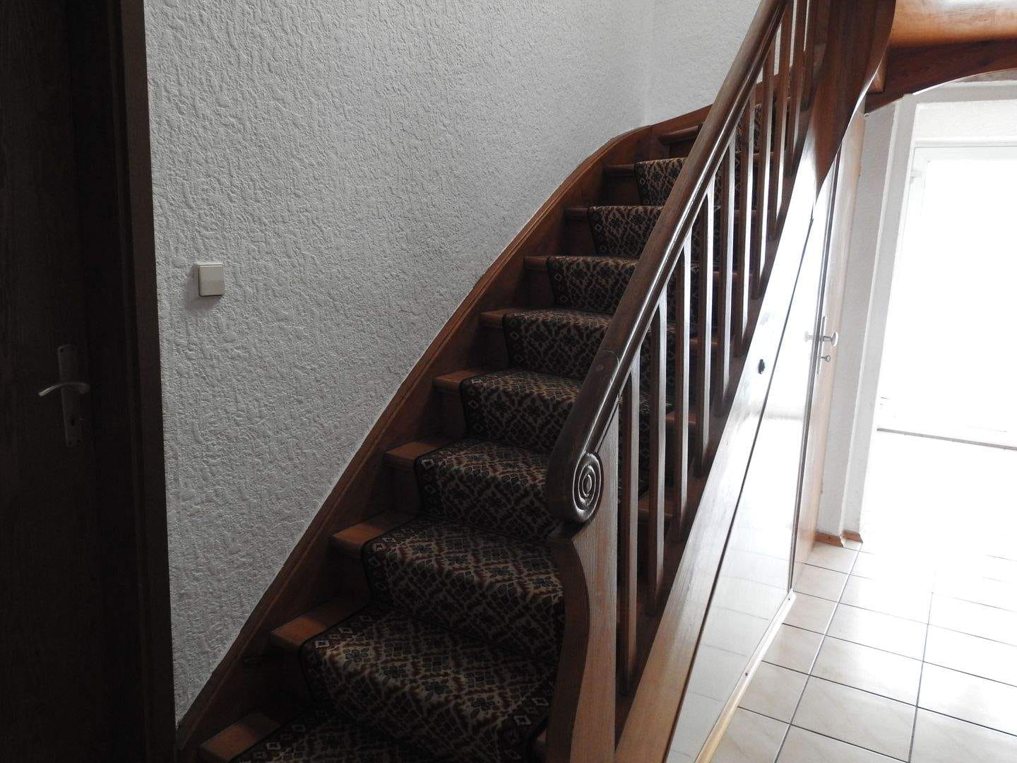 Immobilie in St. Leon-Rot - Großzügiges Wohnhaus mit Innenhof, Garagen & vielseitigem Nutzungspotential, Sankt Leon-Rot - Bild 2