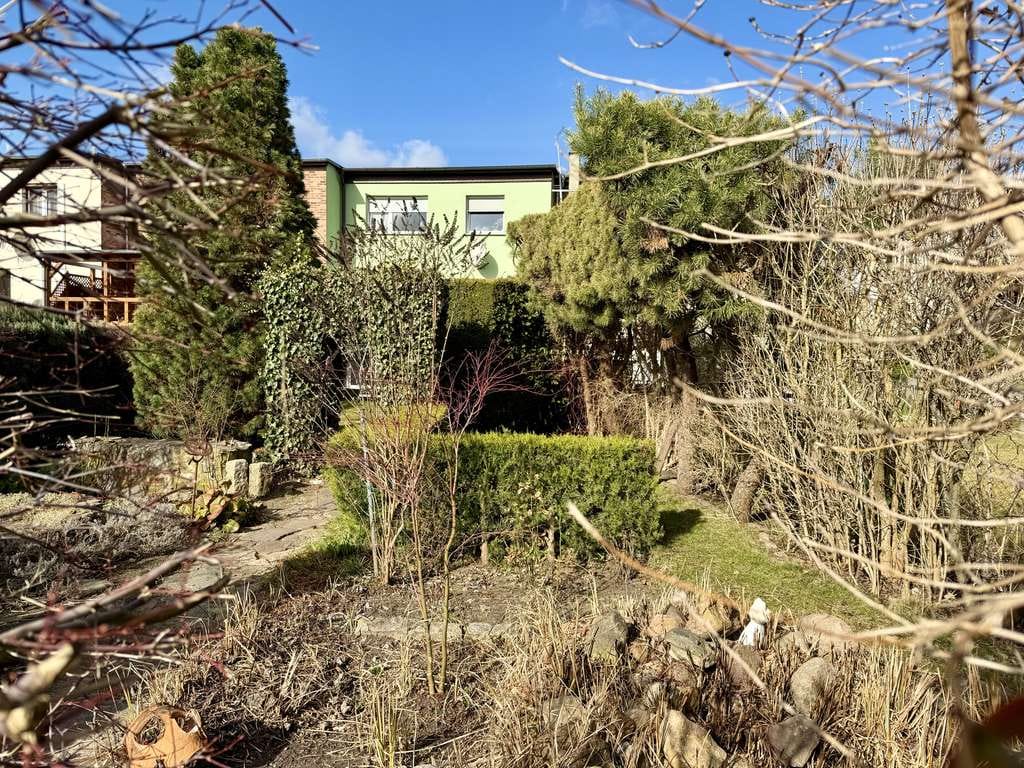 Immobilie in Steinhöfel - Familienidyll mit Stil – hochwertig modernisiertes Reihenhaus mit Traumgarten in Heinersdorf - Bild 1