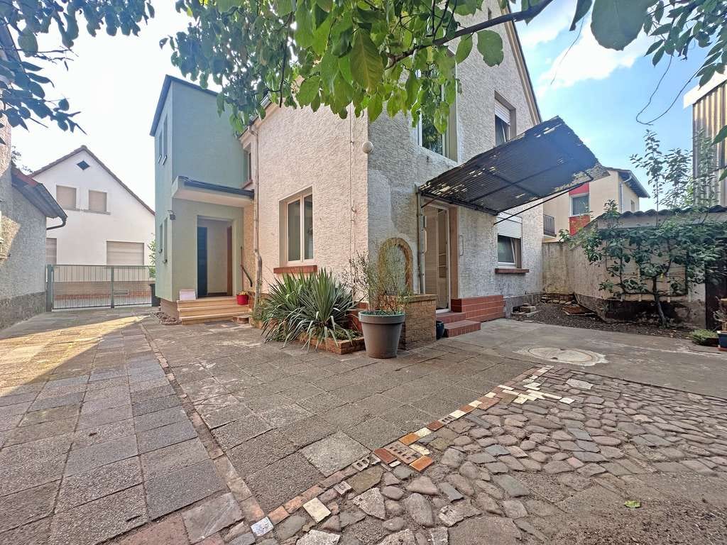 Immobilie in Hainburg - Charmantes Einfamilienhaus mit viel Potenzial - ideal für Familien und kreative Gestalter - Bild 0