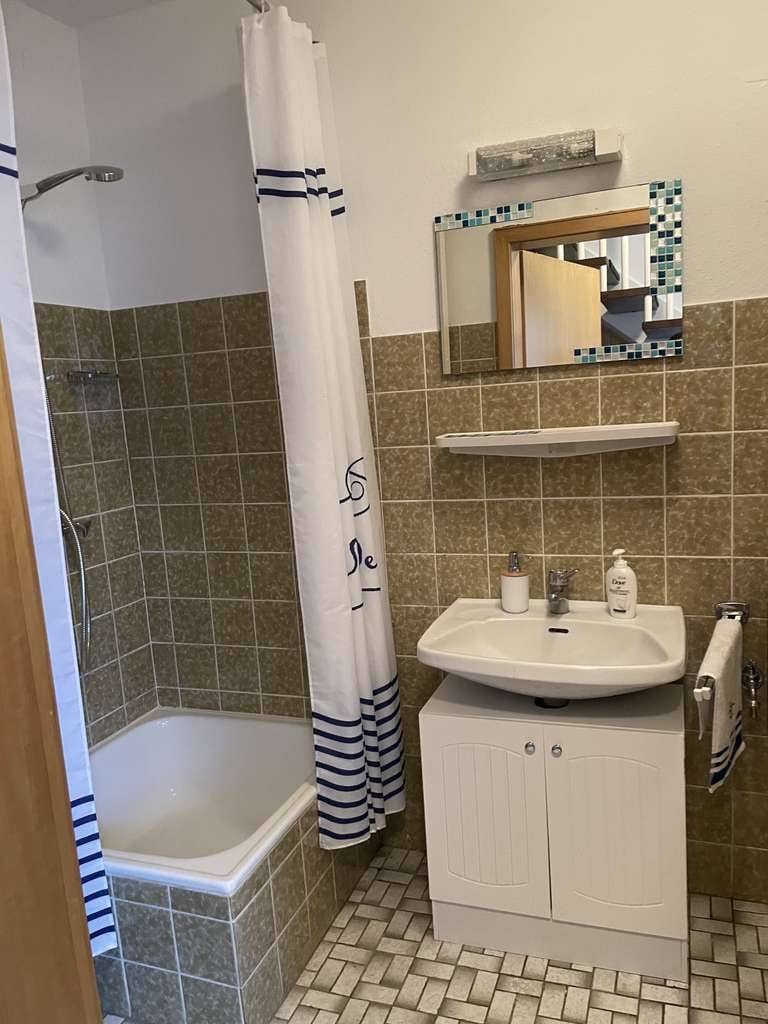 Immobilie in Vöhl - Schönes Haus mit 11 Zimmern in Vöhl - Bild 4