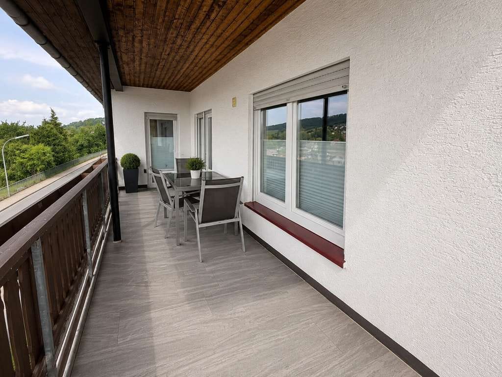 Immobilie in Balve - Großzügiges Mehrgenerationenhaus mit 2 Wohneinheiten, Spielplatz und Partyhaus im Zentrum von Balve - Bild 2
