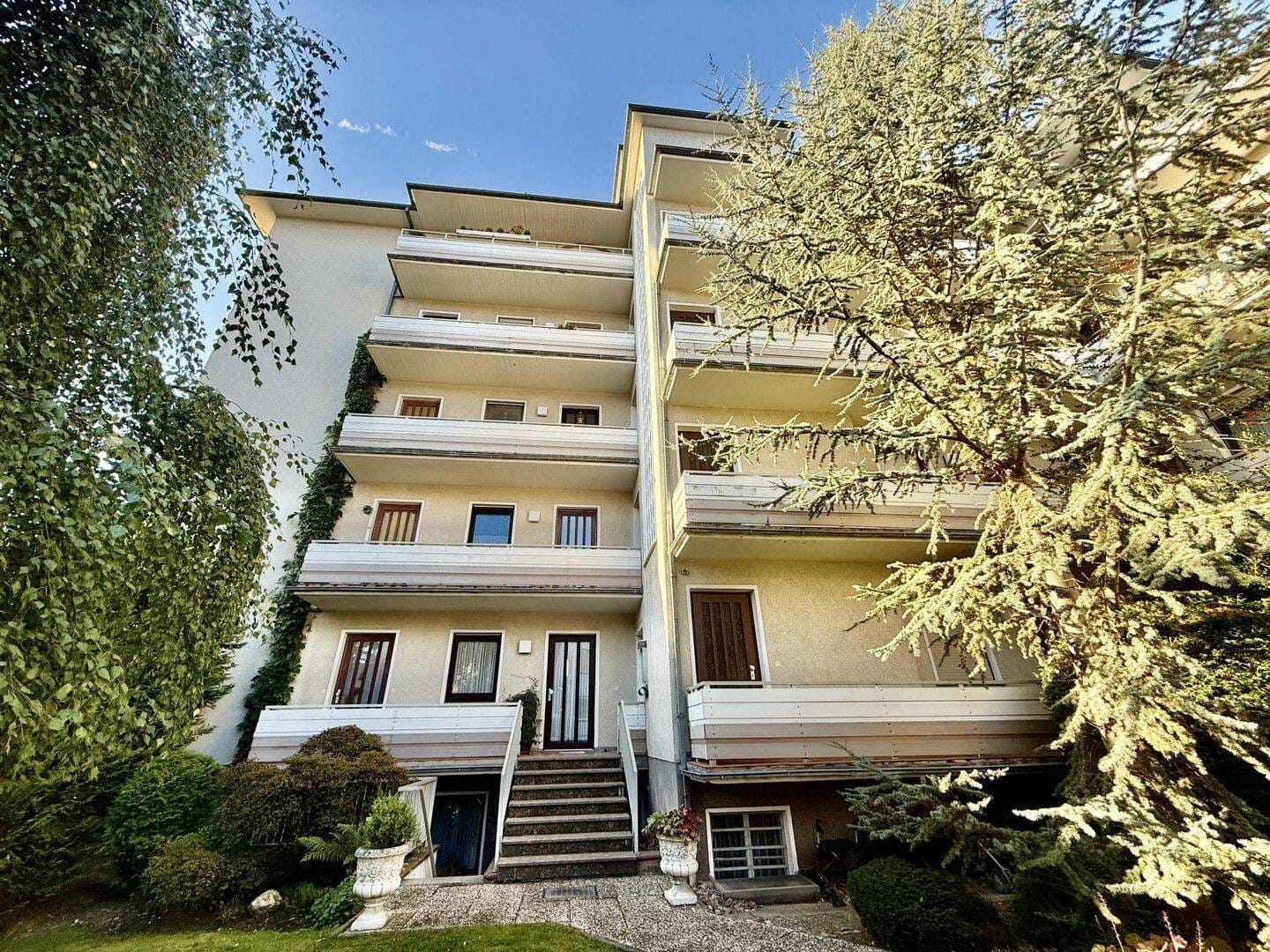 Immobilie in Bad Pyrmont - 2-Zimmer Eigentumswohnung in innenstadtnaher Lage mit Personenaufzug - Bild 2