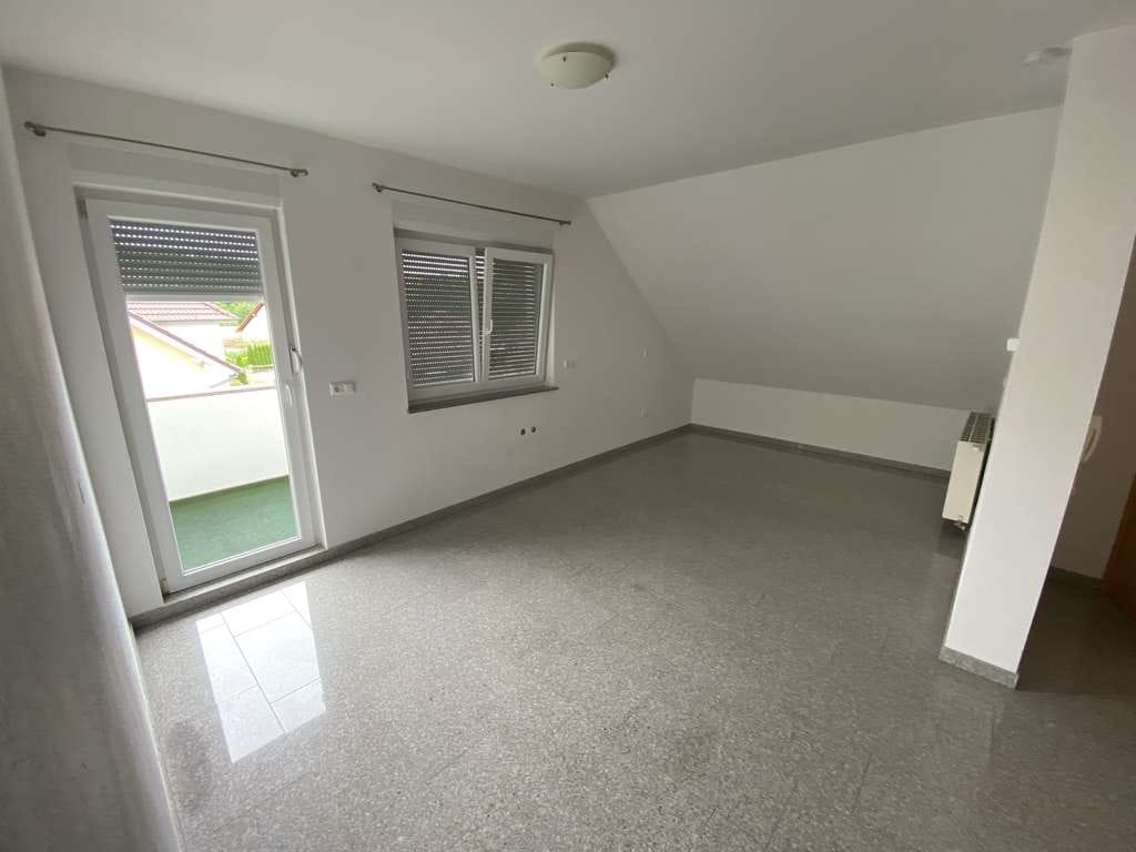 Immobilie in Steinwenden - Großes EFH bzw. MFH in Obermohr  326m2, 9 Schlafzimmer oder 4 WE - Bild 4