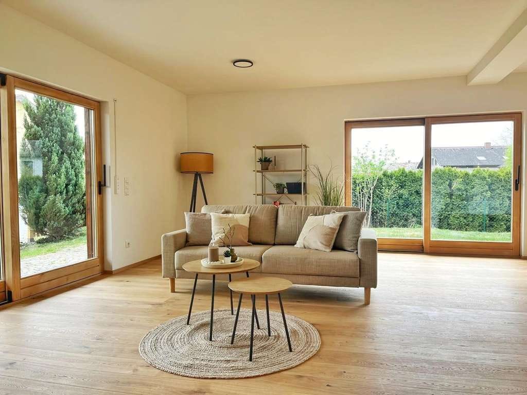 Immobilie in Essenbach - Kernsanierte 4-Zi.-Wohnung mit Terrasse - energieeffizient & provisionsfrei - Bild 0