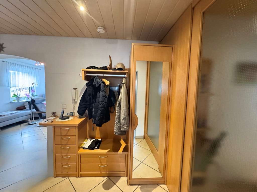 Immobilie in Küssaberg - Dangstetten-Einfamilienhaus mit Doppelgarage und Einliegerwohnung-Wohnen und Arbeiten unter einem Da - Bild 4