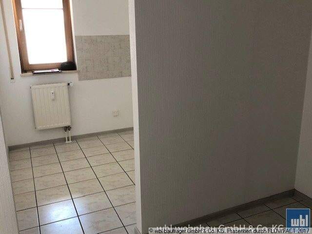 Immobilie in Waldheim - Kapitalanlage: 3-Zimmer-Wohnung mit Balkon - Fahrstuhl im Haus und TG-Stellplatz - Bild 4