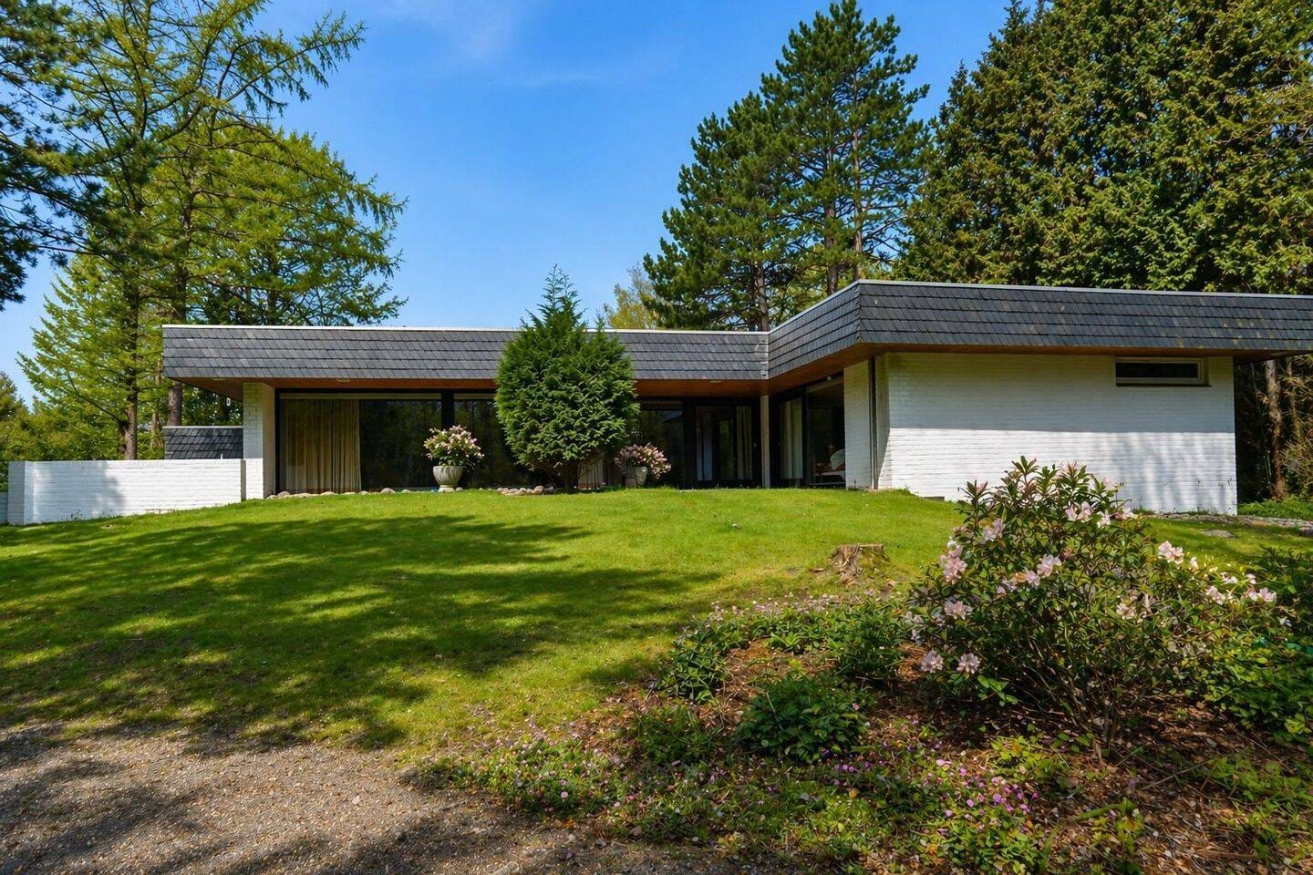 Immobilie in Wingst - Exklusives Einfamilienhaus mit parkähnlichem Grundstück, Terrasse & Garage in ruhiger Lage der Wingst - Bild 2