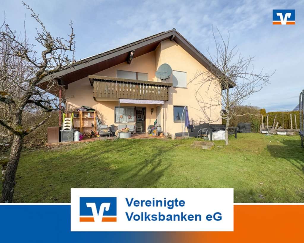 Immobilie in Jettingen - Raum zum Leben und Wachsen - Freistehendes Haus mit 3 Wohneinheiten in familienfreundlicher Lage - Bild 2