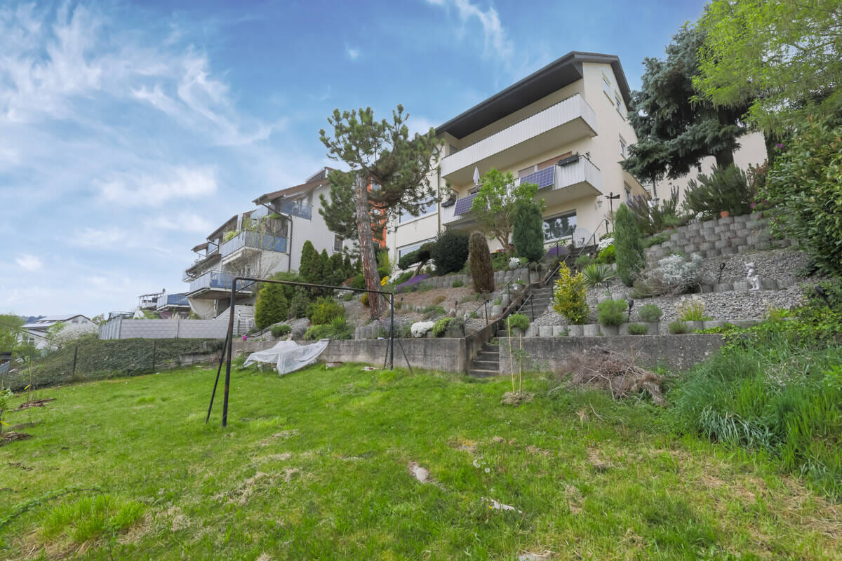 Immobilie in Remchingen - Attraktives Mehrfamilienhaus mit Renditepotenzial und freien Einheiten - Bild 2