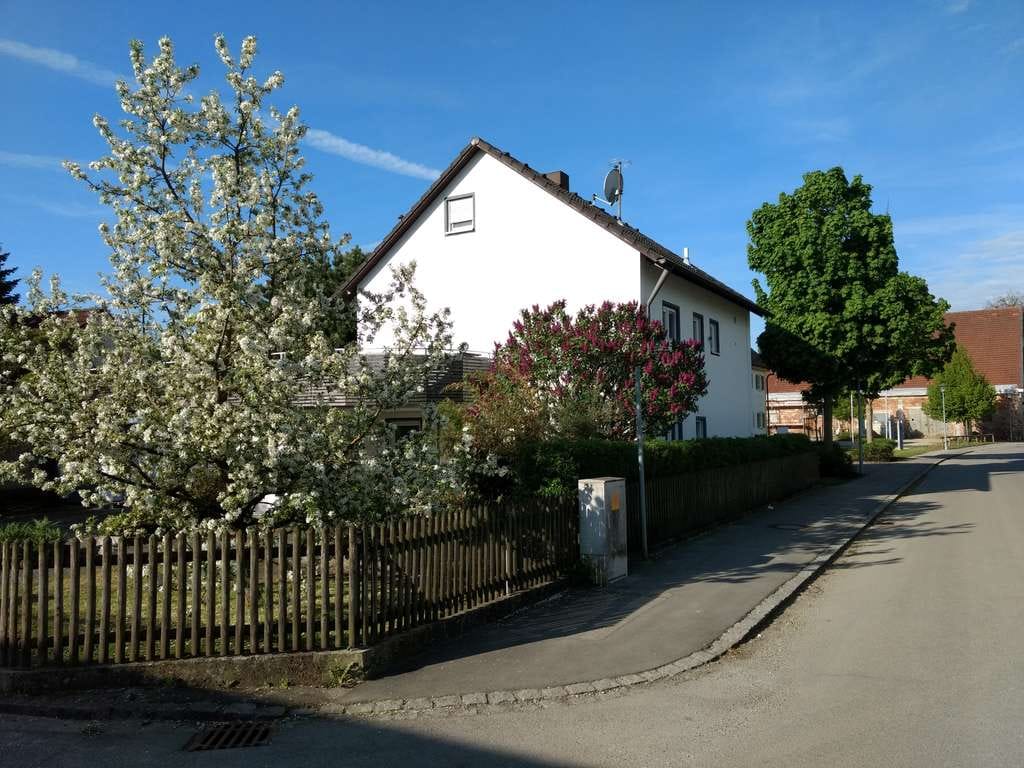 Immobilie in Adelshofen - Einfamilienhaus/ Einliegerwohnung, 5,5 Zimmer in Adelshofen - Bild 1