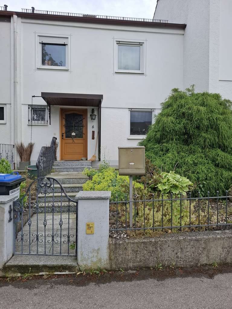 Immobilie in Thannhausen - Reihenmittelhaus in 86470 Thannhausen, Von-Eichendorff-Straße 6 mit Garage - Bild 2