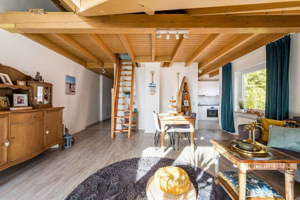 Immobilie in Laufenburg (Baden) - Klein anfangen, Groß wohnen - Charmante Dachgeschosswohnung mit Balkon & zwei Stellplätzen - Bild 2