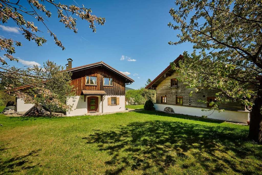 Immobilie in Haselbach - Über 10.000m² Freiheit & Familienglück: Natur pur inkl. Baugenehmigung für weiteres Gebäude! - Bild 2