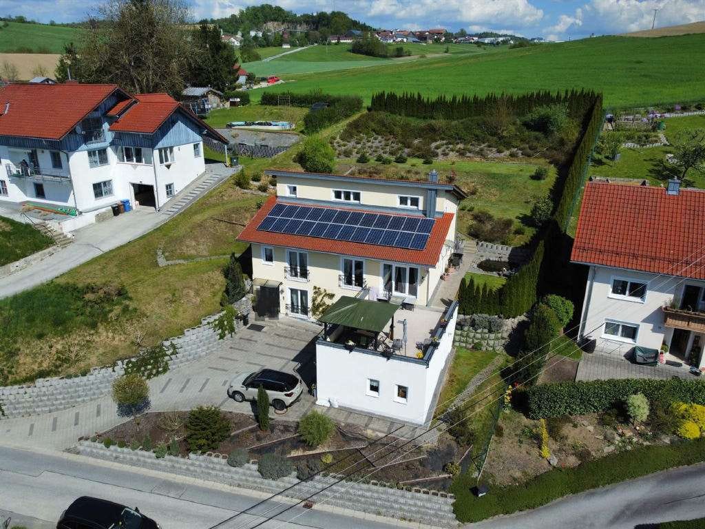 Immobilie in Röhrnbach - Ein Juwel für gehobene Ansprüche! Exklusives Traumhaus in herrlicher Aussichtslage - Markt Röh - Bild 2