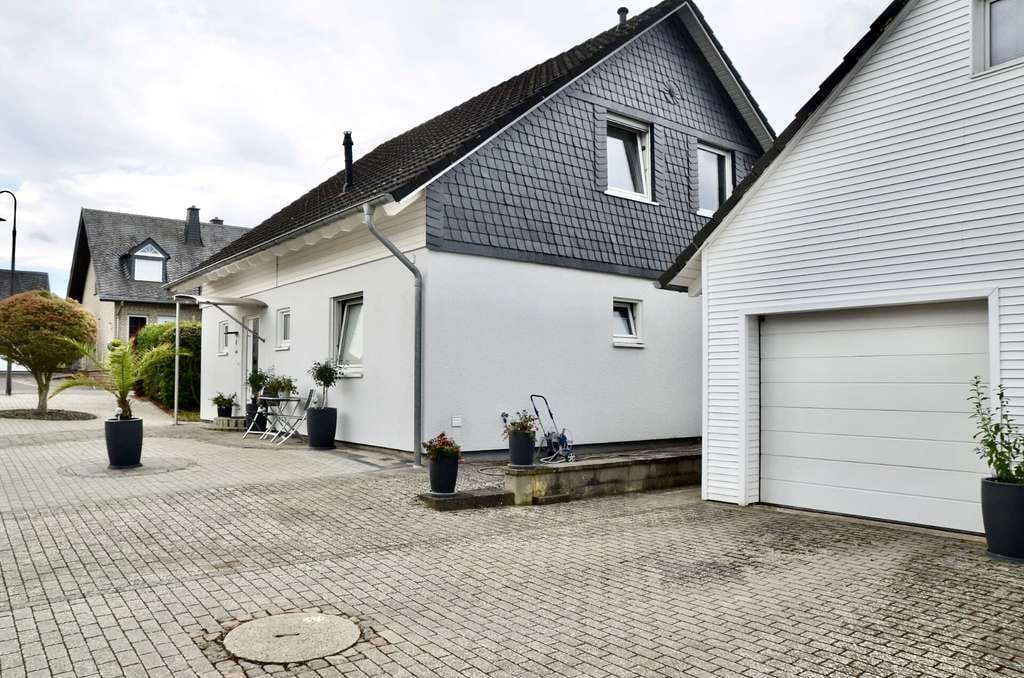 Immobilie in Irmenach - Gepflegtes Einfamilienhaus in begehrter Wohnlage | Irmenach | Nähe Flughafen Hahn | Doppelgarage - Bild 3