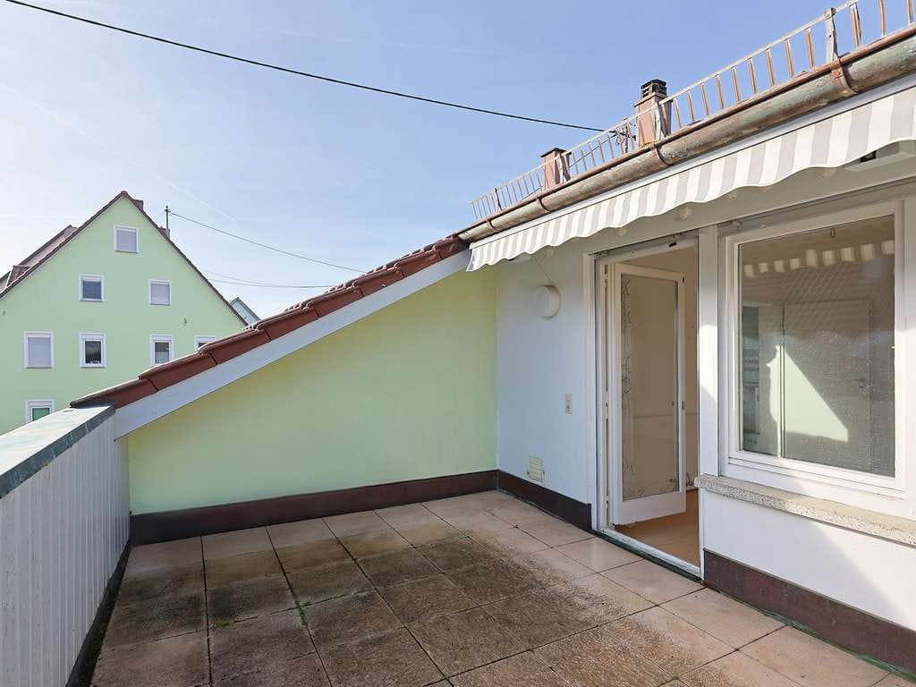 Immobilie in Renningen - Zweifamilienhaus mit Charakter – Ihr vielseitiges Investment im Speckgürtel Stuttgarts - Bild 2