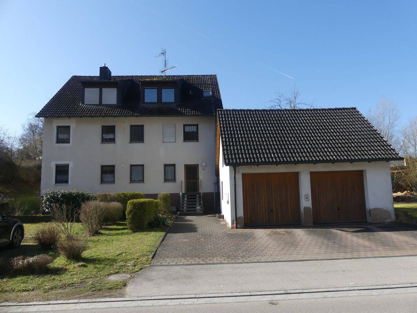 Immobilie in Heilsbronn - Kapitalanlage! Vermietetes Zweifamilienhaus in Heilsbronn OT Weißenbronn! - Bild 0