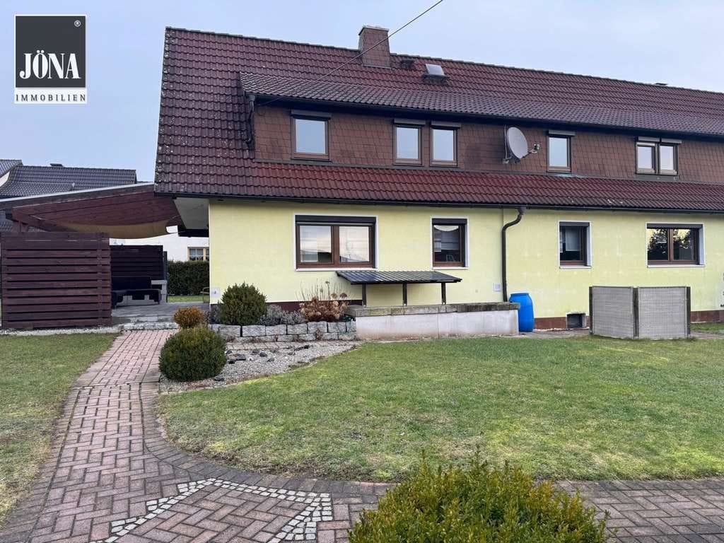 Immobilie in Marktleugast - Liebevoll sanierte Immobilie mit  großem Garten und Doppelgarage in ruhiger Wohnlage - Bild 0
