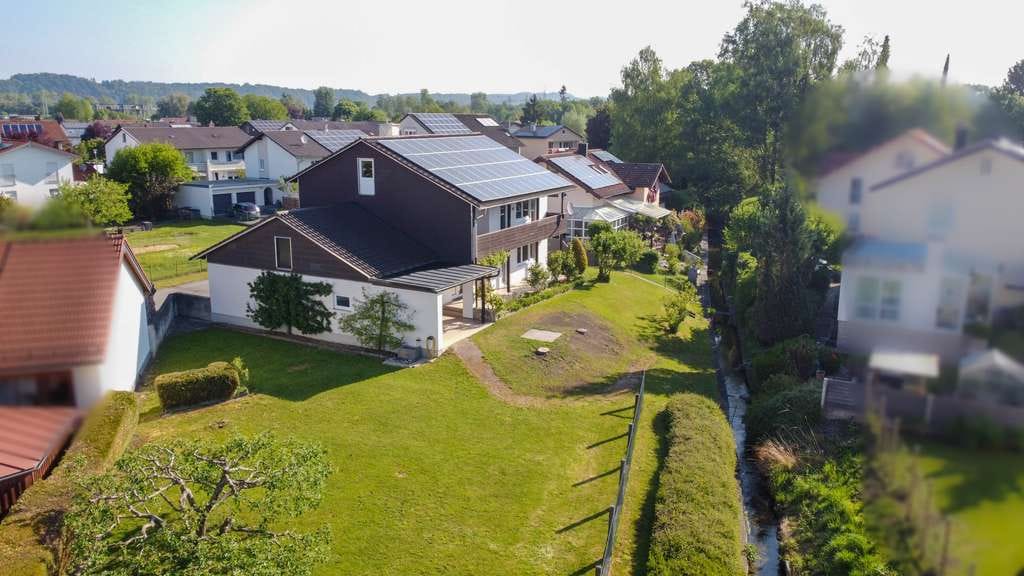 Immobilie in Neuötting - Familienparadies mit großem Garten & Bachzugang – Viel Platz zum Leben und Wohlfühlen - Bild 3